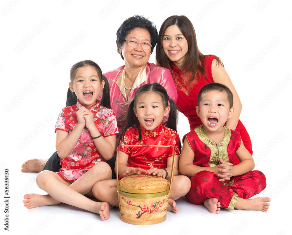 © WONG SZE FEI - Asian Chinese family