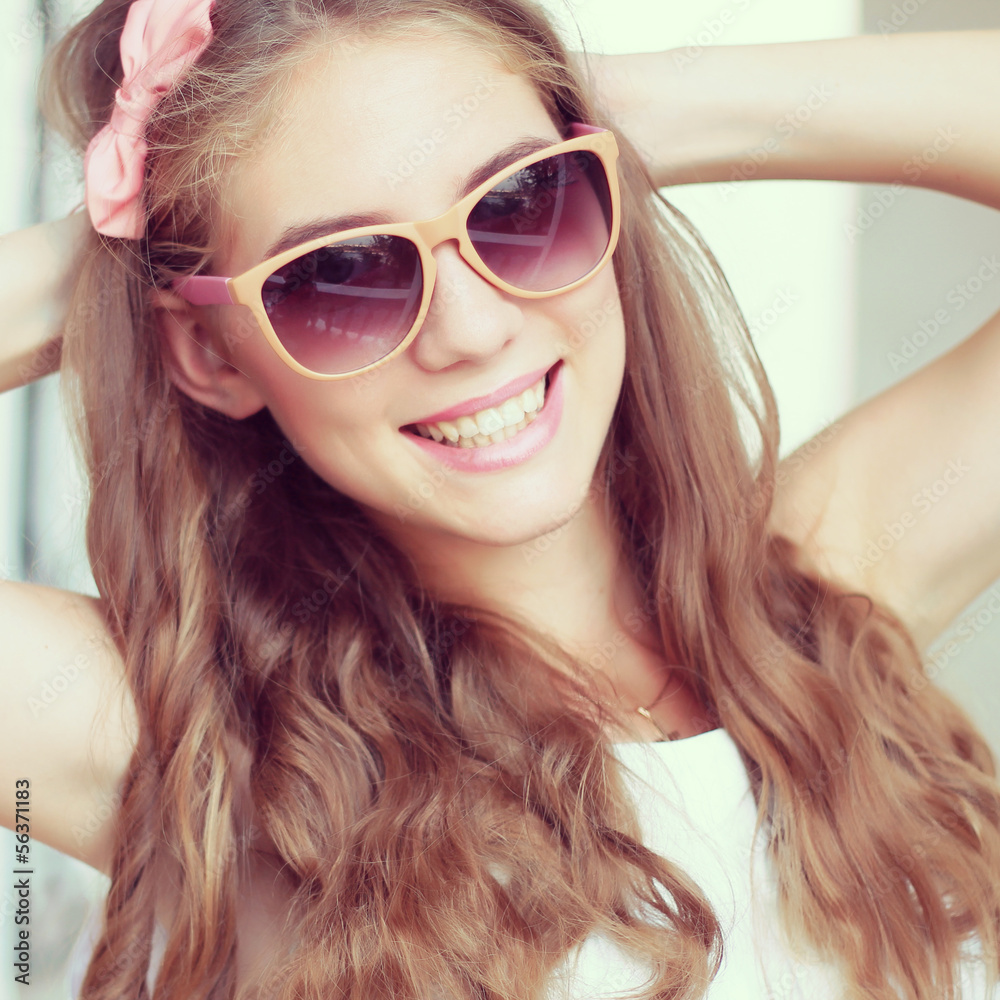 beautiful glamour woman in sunglasses beautiful glamour woman in sunglasses