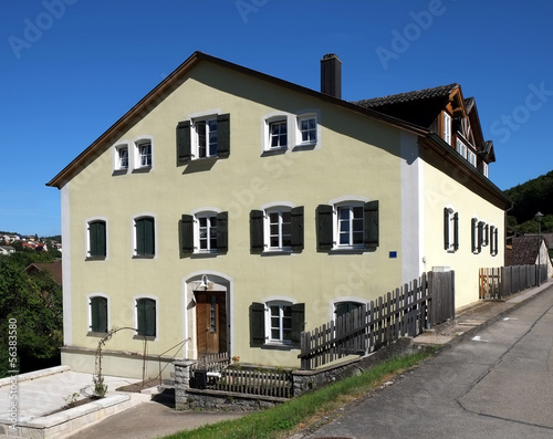 Fototapeta Naklejka Na Ścianę i Meble -  Bürgerhaus in Solnhofen