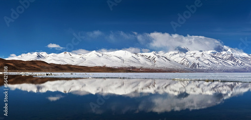 Photo Manasarovar lake in Tibet