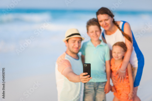 Family vacation portrait © BlueOrange Studio