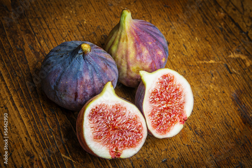 figs on a wooden table