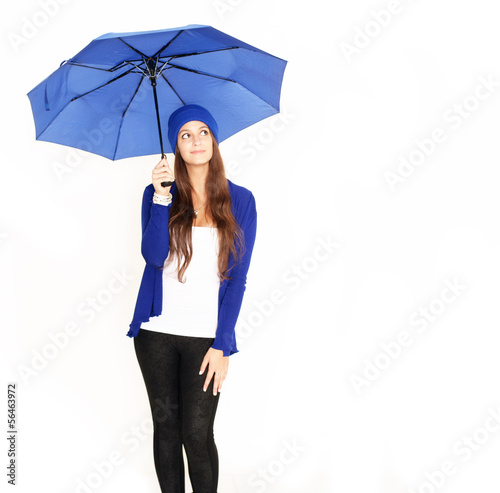 Hübsche Frau mit Regenschirm