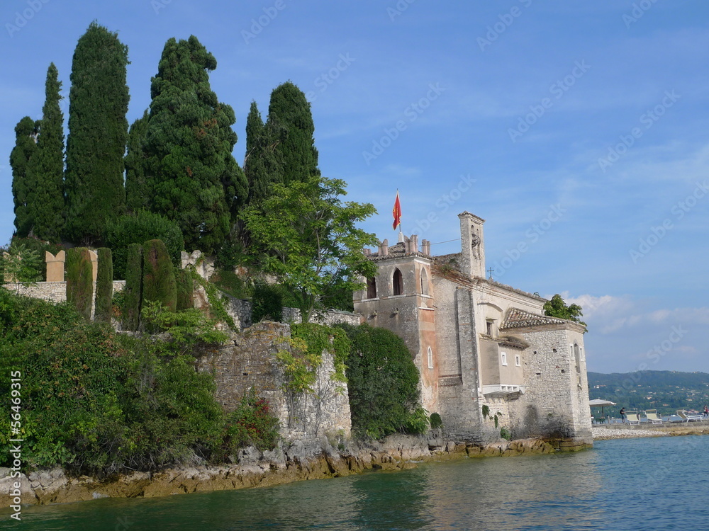 palace at punta san vigilio