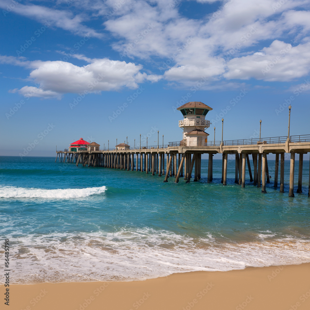 Fototapeta premium Huntington beach Surf City USA pier view