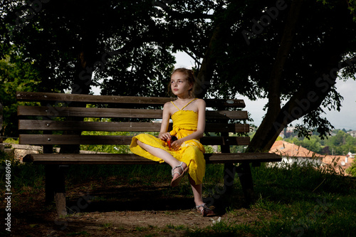 Photos Girl near renesance villa