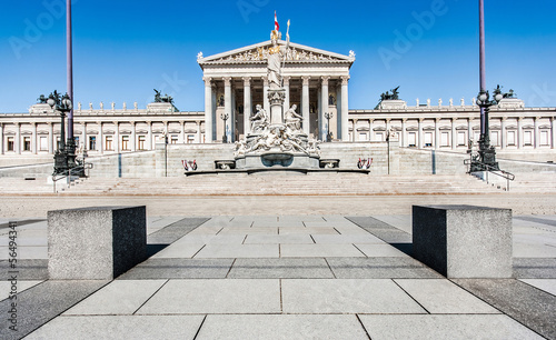 Obraz na płótnie Austrian parliament building in Vienna, Austria w salonie