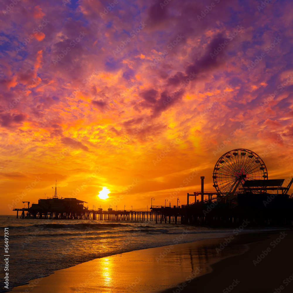 Fototapeta premium Santa Monica California sunset on Pier Ferrys wheel