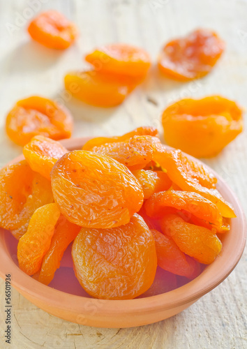 dried apricots