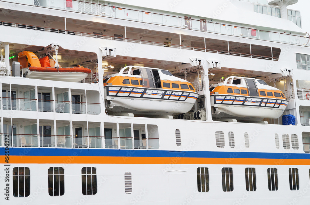 Naklejka premium cruise ship