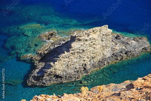 Fotografie Shallow clear sea of Crete