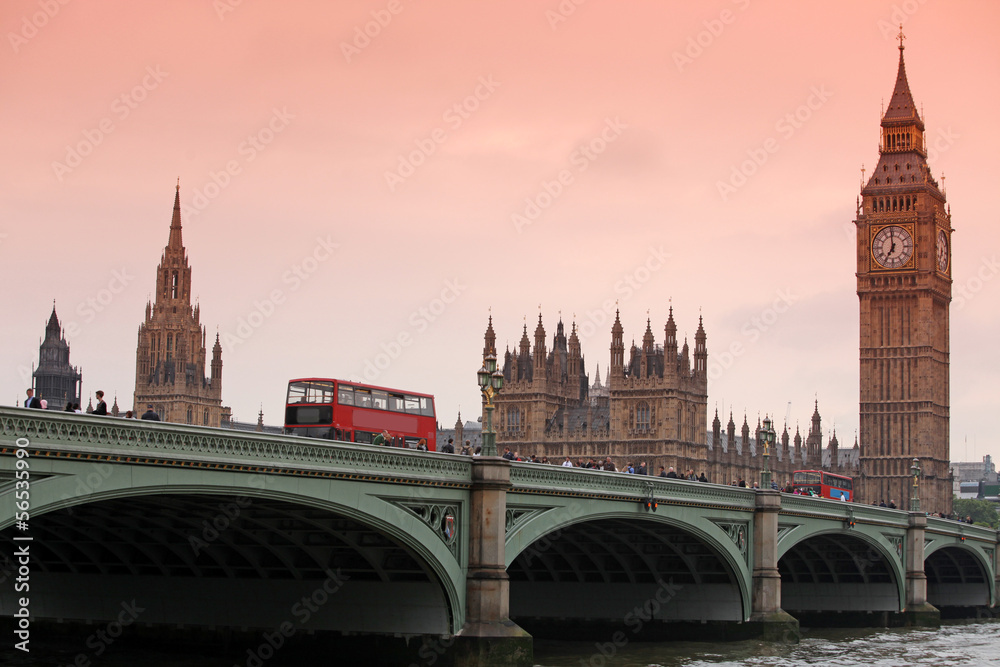 Fototapeta premium Sundown at Big Ben, classic view London gothic architecture, UK
