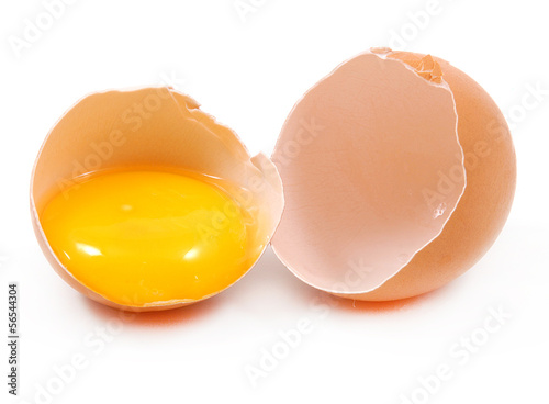 Uovo aperto con tuorlo