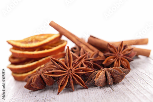 christmas decoration: orange, cinnamon and star anise