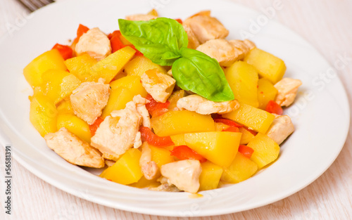 chicken breast with potatoes and peppers