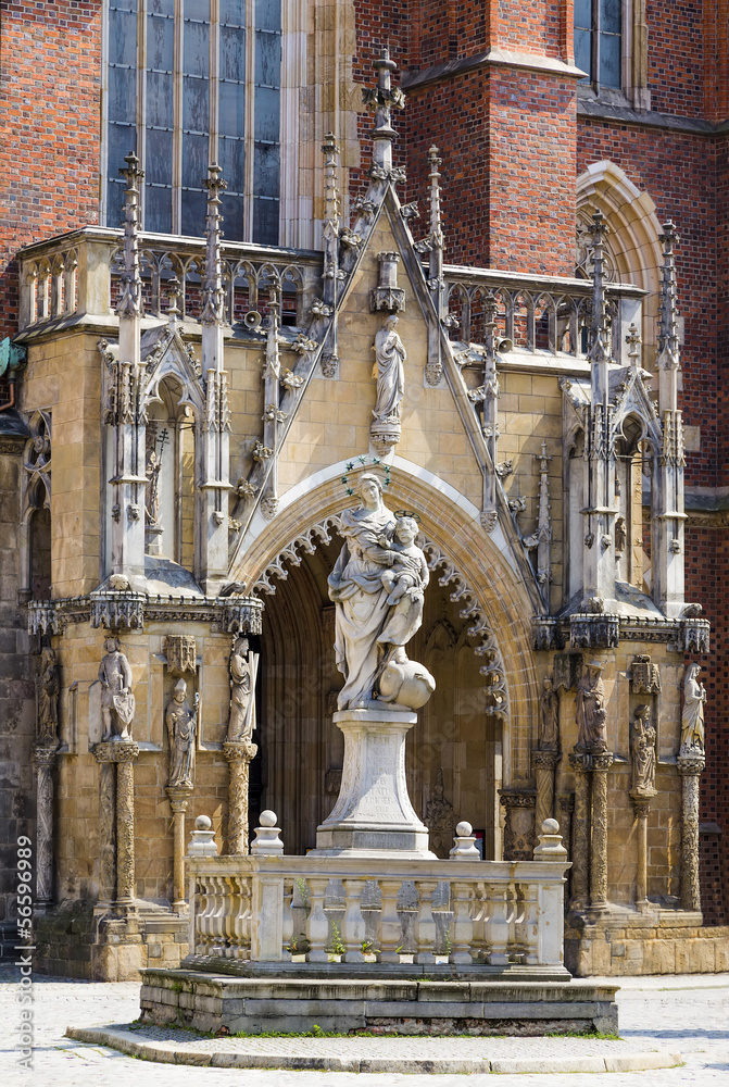 Fototapeta premium Front entrance to the Cathedral of St John Baptist