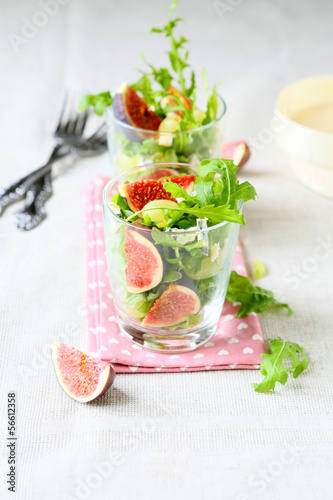 salad with fresh ruccola and figs
