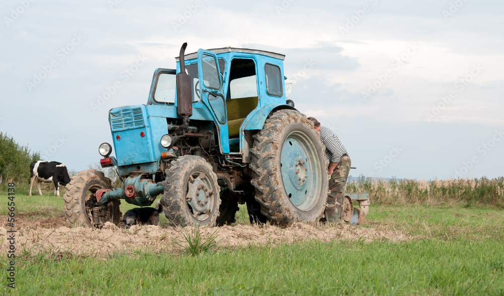 blue tractor blue tractor
