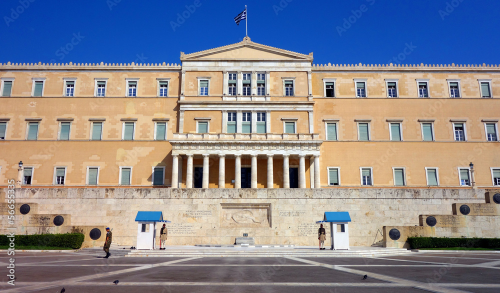 Le Parlement de Grèce et sa Garde par les Evzones à Athènes