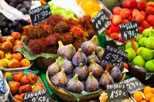 Fototapeta Colourful fruit,figs,market stall in Boqueria market,Barcelona