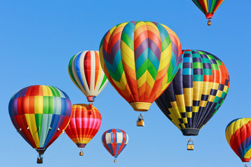 Acrylglasbilder Ballon Bunte Heißluftballons in Reihe  © Mariusz Blach