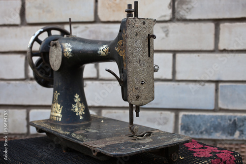 the old sewing machine