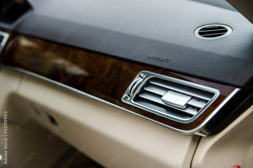 Adjustment handle for air direction in town car Adjustment handle for air direction in town car