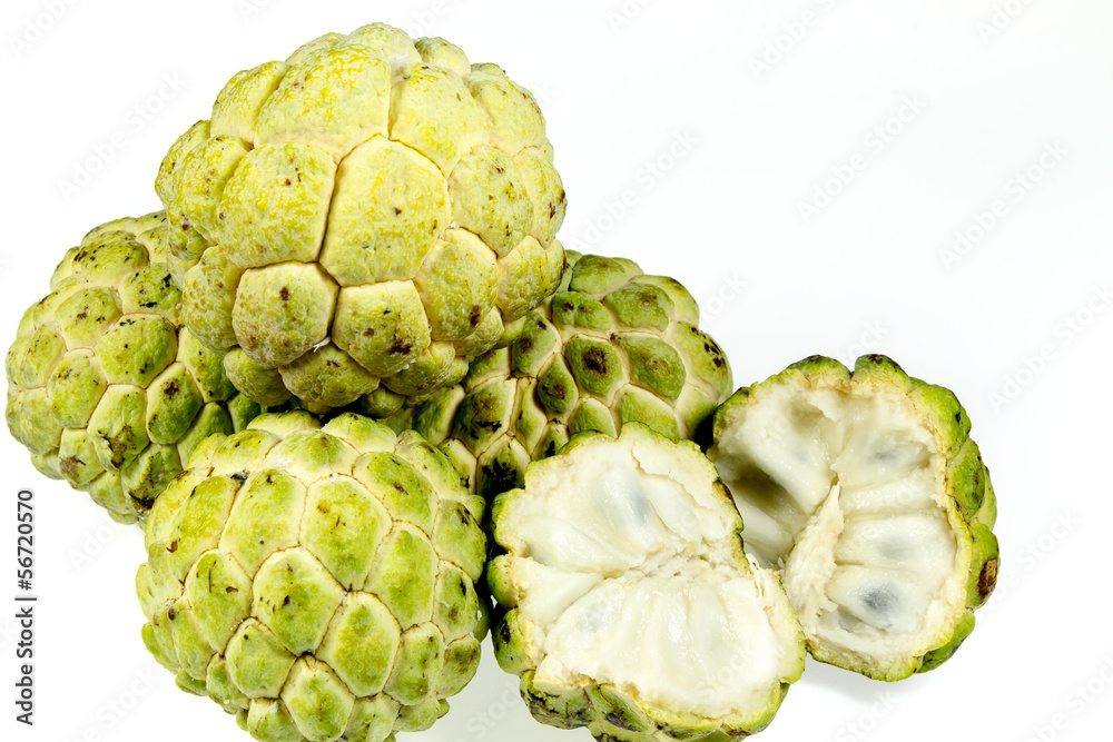 Fototapeta premium sugar apple isolated on white background