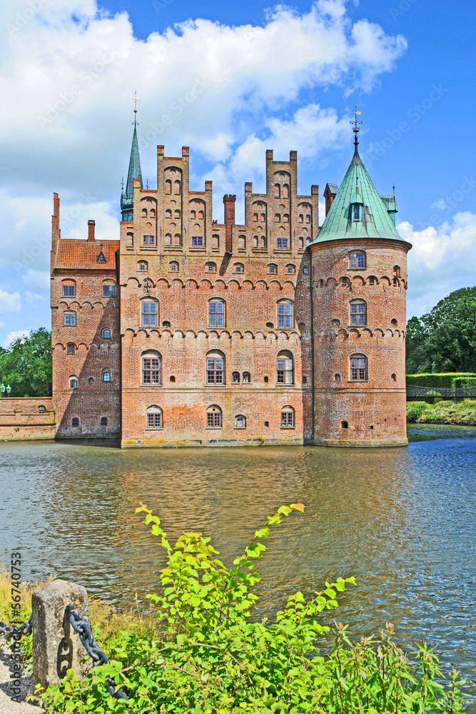 Fototapeta premium Egeskov Castle on Fyn in Denmark