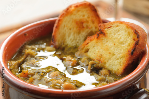 Ribollita di verdure con crostini photo