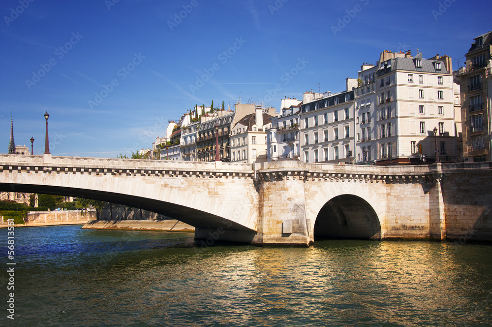 Pont de la Tournelle on Seine river