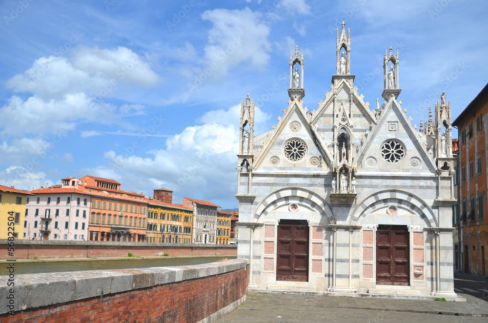 Kościół Santa Maria della Spina przy rzece Arno w Pizie, Włochy