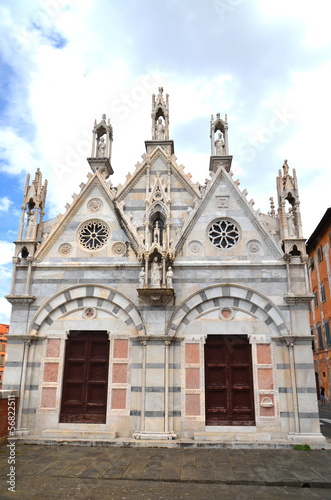 Kościół Santa Maria della Spina przy rzece Arno w Pizie, Włochy