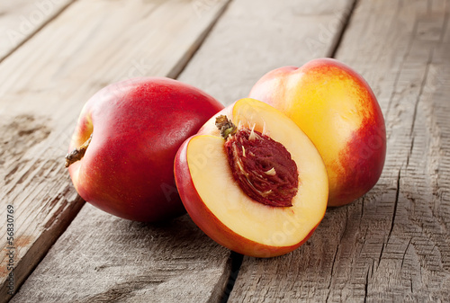 Fotografi Two and half nectarine