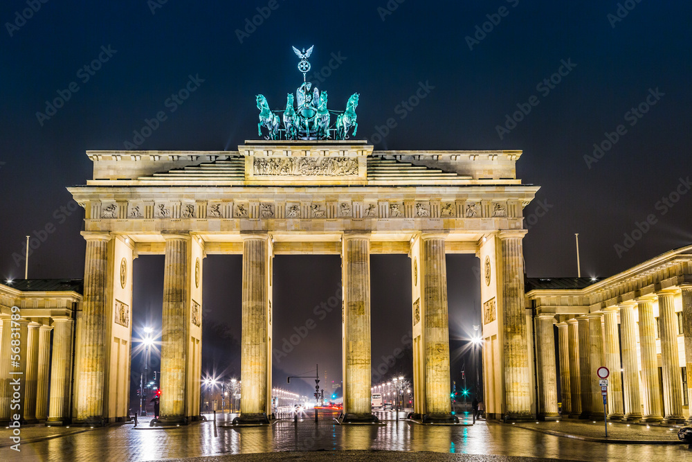Fototapeta premium Brandenburg Gate in Berlin - Germany
