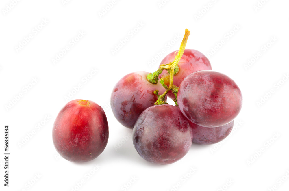 Obraz premium Red grape isolated on white background