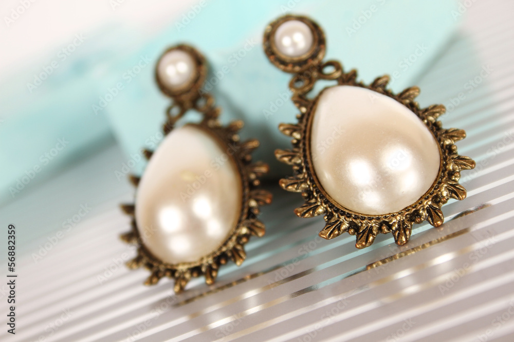 Earrings with pearls Earrings with pearls