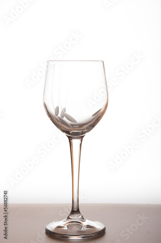 Bicchiere posato sul tavolo