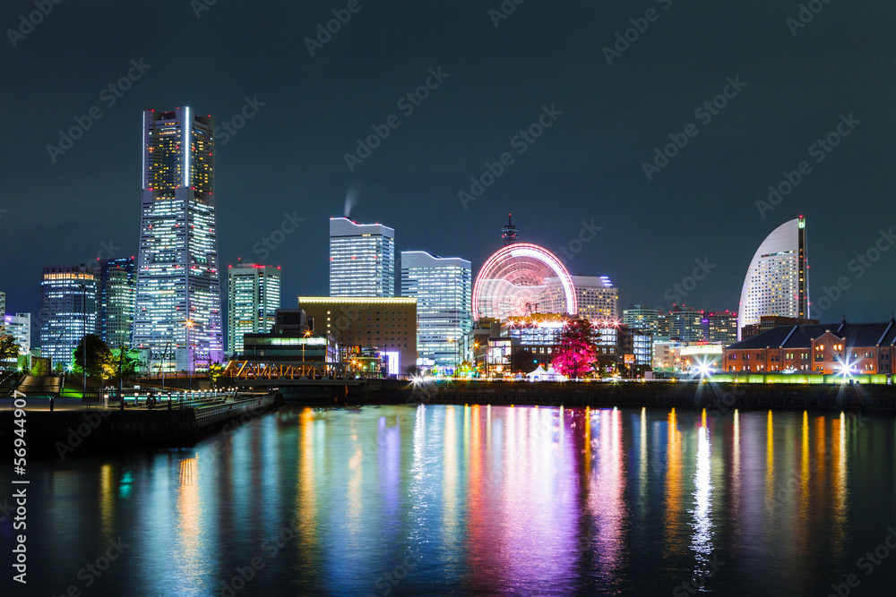 Naklejka premium Yokohama city in Japan at night