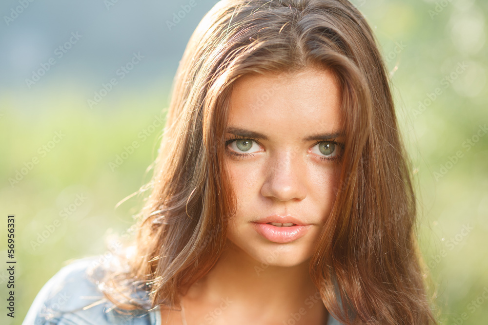 Naklejka premium beautiful teenage girl