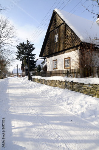 Cottage in the village © kovaricekpavel