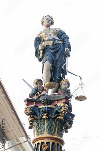 Bern, Altstadt, Gerechtigkeitsbrunnen, Berner Altstadtbrunnen photo