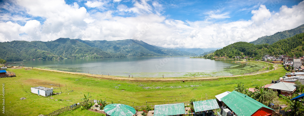 Fototapeta premium Morning at Fewa (Phewa) lake in Pokhara, Nepal.