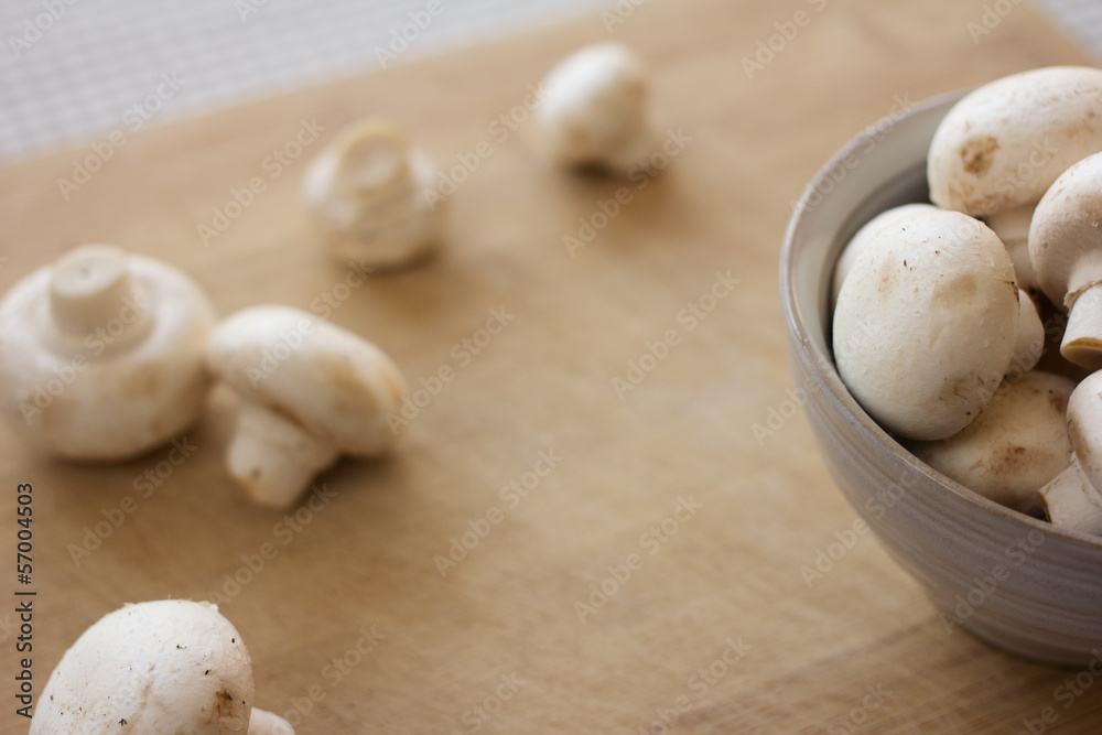 White button mushrooms White button mushrooms
