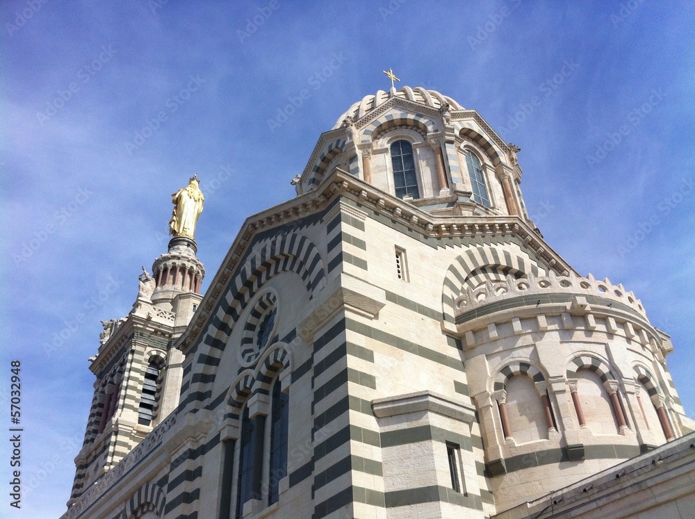 Fototapeta premium notre dame de la garde in marseille france