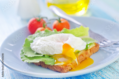 poached egg on toast