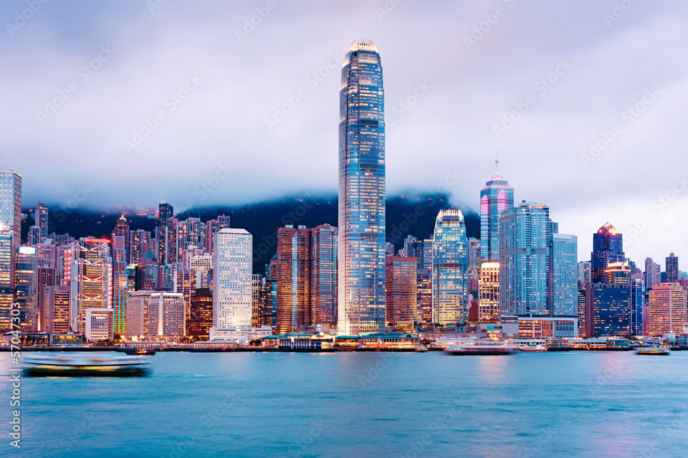 Naklejka premium Hong Kong city at night