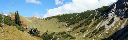 Panorama in den Tannheimer Bergen in Tirol, Oesterreich