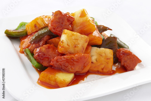 Sweet and sour sauce fried with meat