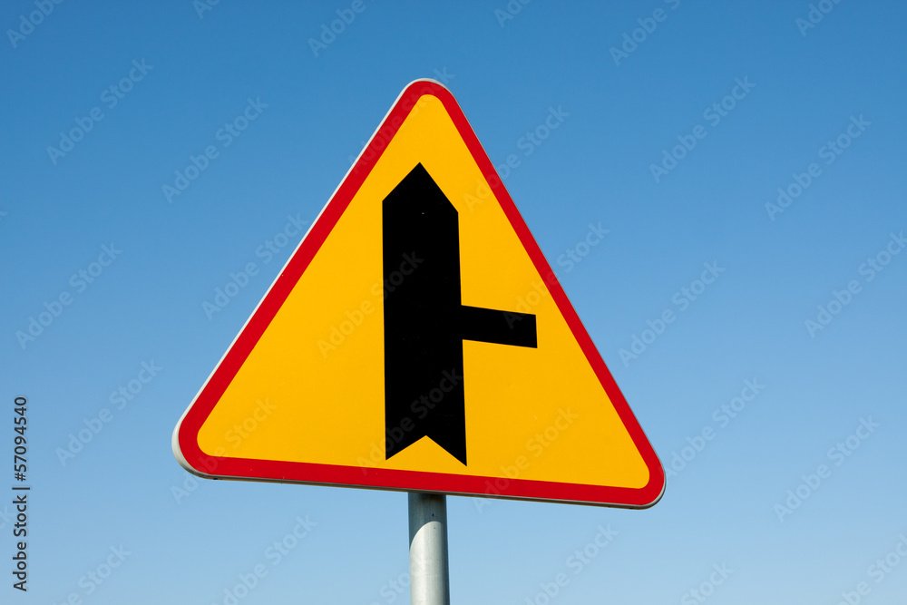 Znak drogowy skrzyżowanie  - obrazy, fototapety, plakaty 